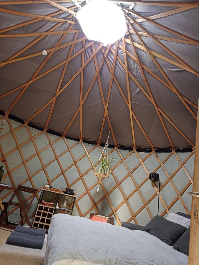 L'Echappee Au Jardin, Yourte Bucolique Godinne Ngoại thất bức ảnh