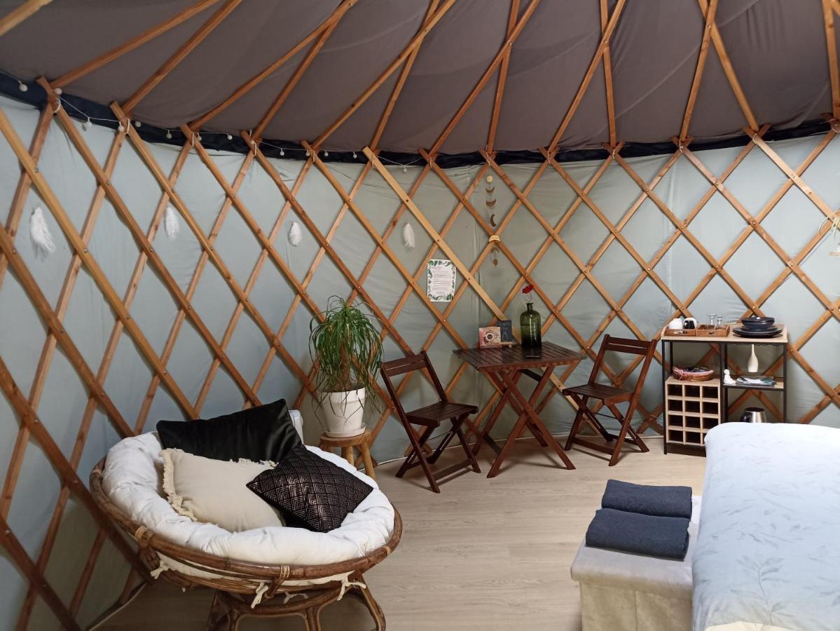 L'Echappee Au Jardin, Yourte Bucolique Godinne Ngoại thất bức ảnh